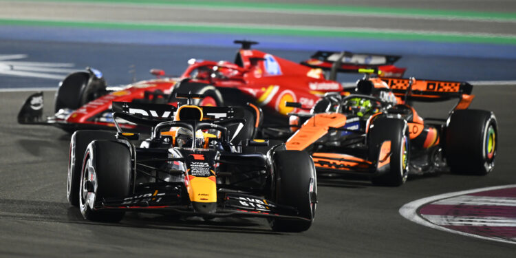Verstappen vence pela nona vez em 2024, penalização de Norris dá esperança à Ferrari