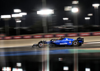 Sainz termina o segundo dia de testes na frente da dupla da Ferrari