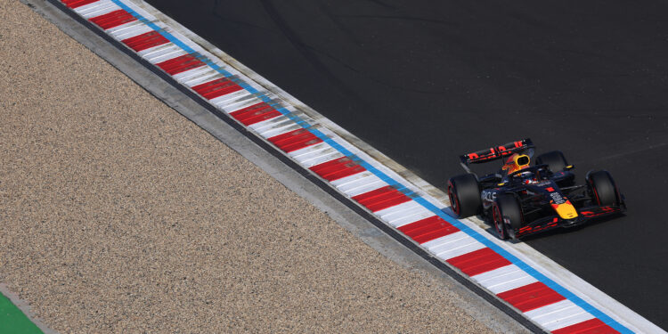 Verstappen: “Não devíamos ter ficado na primeira linha, portanto estou muito satisfeito”