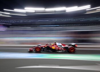 Hamilton: “Tem sido muito difícil criar laços com o carro em qualificação, mas não vou desistir”