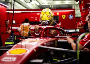 Hamilton pede desculpa à Ferrari: “Não estou a fazer um trabalho suficientemente bom”