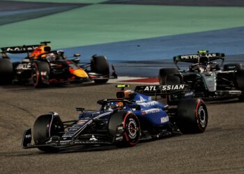 Sainz penalizado com três posições na grelha para o Grande Prémio da Arábia Saudita