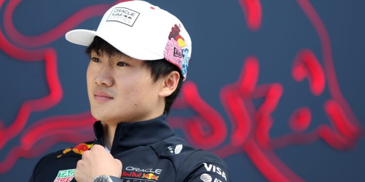 Tsunoda: “O pódio é mais um sonho do que um objetivo”