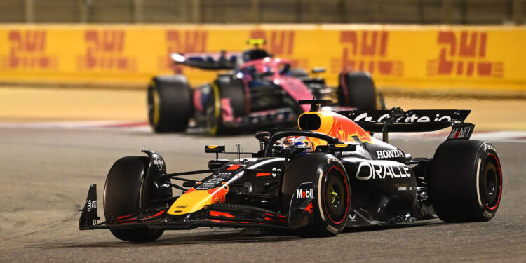 “Tudo correu mal”, diz Verstappen sobre a sua corrida no Bahrain