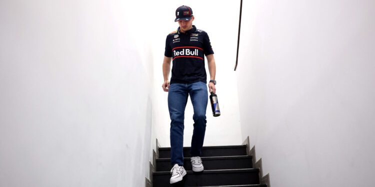 Aston Martin acena com proposta de 264 milhões de euros a Verstappen