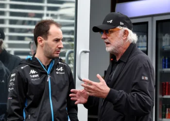 Oficial: Oakes demite-se e Briatore torna-se diretor de equipa da Alpine