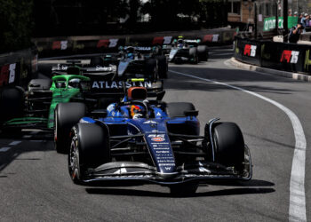 Sainz e a estratégia de atrasar o pelotão: “Não é a forma como gosto de correr”