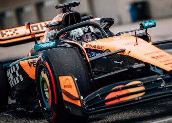 [FOTOS] Brad Pitt pilotou o McLaren de 2023 em Austin