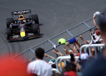 Max Verstappen começou com o pé direito em Montreal