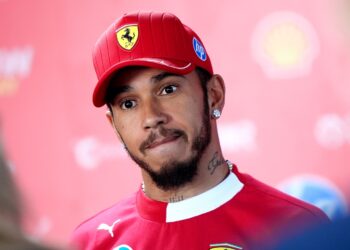 Hamilton após a eliminação no Q2: “Sou inútil. Absolutamente inútil”