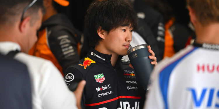 Tsunoda satisfeito com o progresso: “A diferença para o Max continua a diminuir”