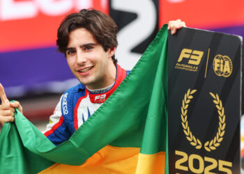 Rafael Câmara conquista o título da Fórmula 3 após vencer pela quarta vez em 2025