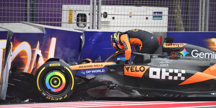 Piastri assume a culpa após arranque falhado e acidente: “Não foi o meu melhor momento”