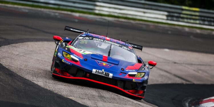 Verstappen estreia-se em corridas de GT3 com vitória no Nordschleife