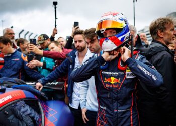 Verstappen cumpre o objetivo e obtém a licença para competir no Nordschleife