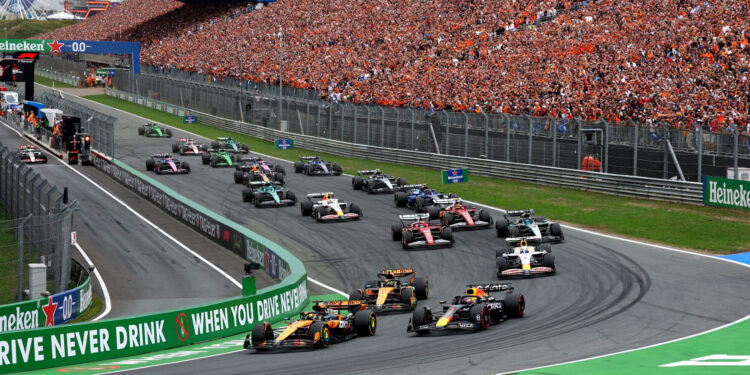 FIA convoca fabricantes para discutir regresso aos motores V8