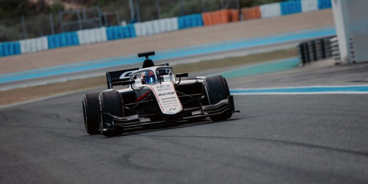 Rovanperä testa carro de Fórmula 2 em preparação para a transição para os monolugares