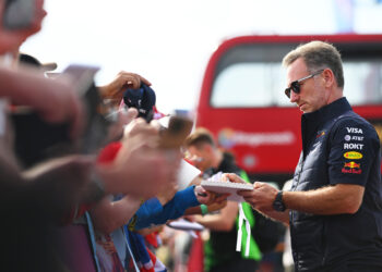 Horner sondou a Haas e pode ter porta aberta para regresso com a Aston Martin