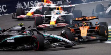 Sainz pede revisão das diretrizes após penalização “inaceitável” de Piastri