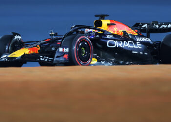 Verstappen: “Será uma questão de sobreviver à sprint e melhorar o carro para a qualificação”