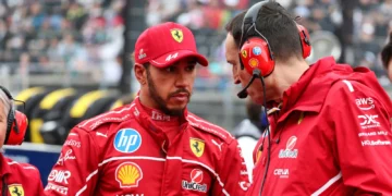 Hamilton terá um novo engenheiro de corrida na Ferrari em 2026