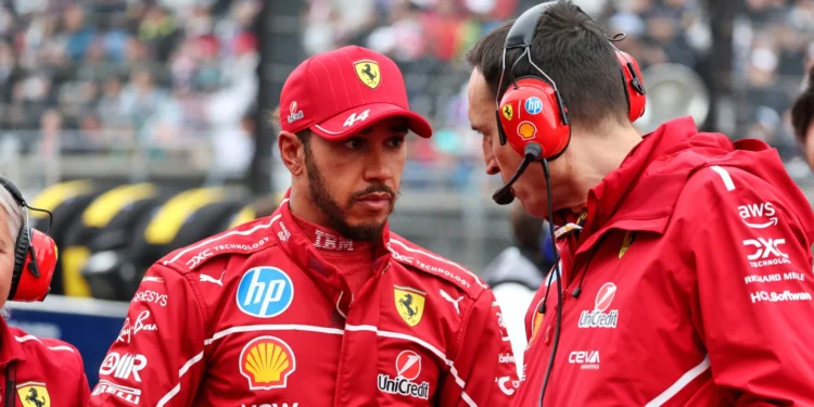 Hamilton terá um novo engenheiro de corrida na Ferrari em 2026