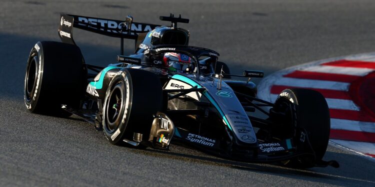 Rivais ponderam unir-se para tentar travar possível vantagem da Mercedes