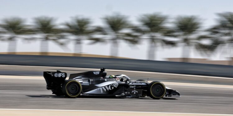 [FOTOS] Cadillac já entrou em pista com a sua decoração para 2026