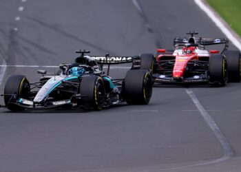 Russell vence e Kimi Antonelli é segundo no arranque da nova era da Fórmula 1 em Melbourne