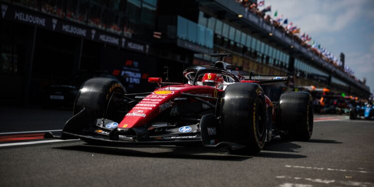 Leclerc sublinha ritmo “muito, muito forte” da Mercedes e diz que a Ferrari está “em desvantagem”