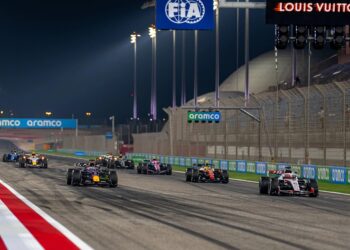 Fórmula 1 confirma que não correrá em abril, mas ainda não cancela Grandes Prémios no Médio Oriente