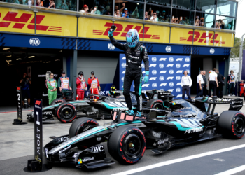 “O carro é impressionante”, diz Russell após conquistar a pole em Melbourne