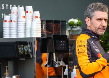 Stella quer mais informação por parte da Mercedes: “É a primeira vez que sentimos que estamos em desvantagem”