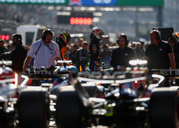 “Cada volta é uma luta”, diz Verstappen após sábado difícil em Xangai