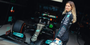 [FOTOS] Doriane Pin estreou-se ao volante de um carro de Fórmula 1 em Silverstone