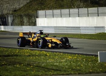 Kimi Antonelli e Norris fecharam o teste da Pirelli em Nürburgring