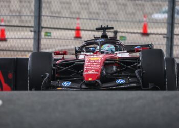 Leclerc: “Em quatro curvas, deitei fora uma corrida muito forte”