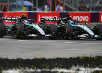 Russell vence a sprint do Canadá após contacto com Kimi Antonelli