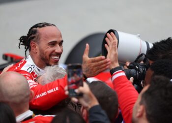 Hamilton: “Este é o dia mais feliz que tive na Ferrari até agora”