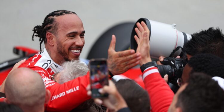 Hamilton: “Este é o dia mais feliz que tive na Ferrari até agora”