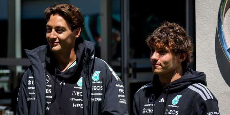 Russell: “Não há razão para entrar em pânico. Se fizer tudo bem, sei que posso bater qualquer um”
