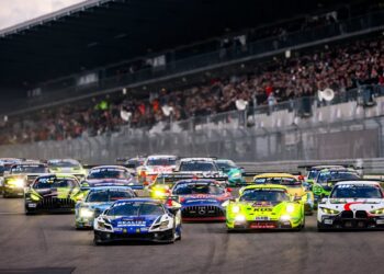 Verstappen estreia-se nas 24h de Nürburgring: Horários e transmissão em direto