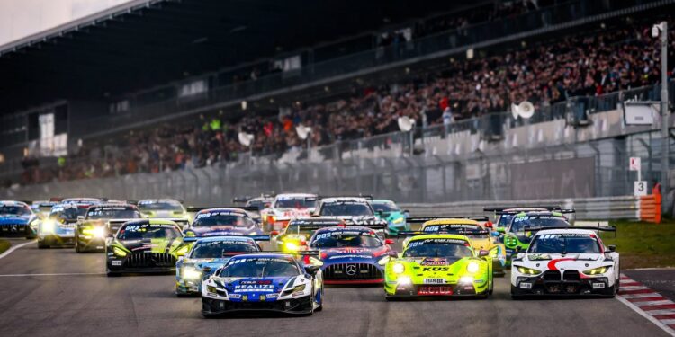 Verstappen estreia-se nas 24h de Nürburgring: Horários e transmissão em direto
