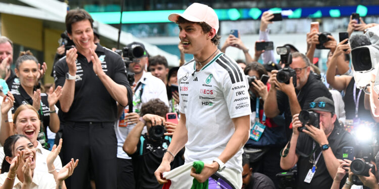 Wolff sublinha prestações “especiais” de Kimi Antonelli após terceira vitória consecutiva