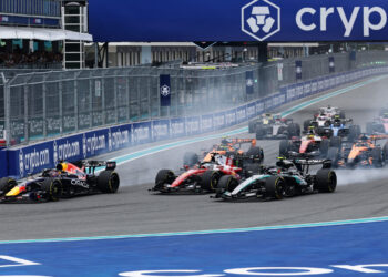FIA anuncia alterações para 2027 e reduz peso da componente elétrica