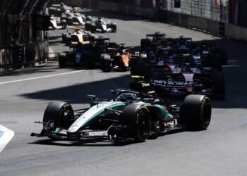 Kimi Antonelli alcança quinto triunfo consecutivo, Hamilton e Hadjar completam o pódio no Mónaco