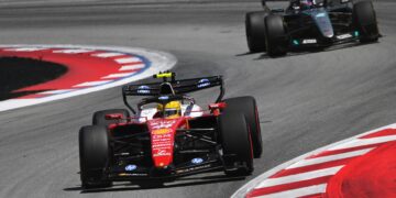Hamilton estreia-se a vencer com a Ferrari numa corrida com final dramático em Barcelona