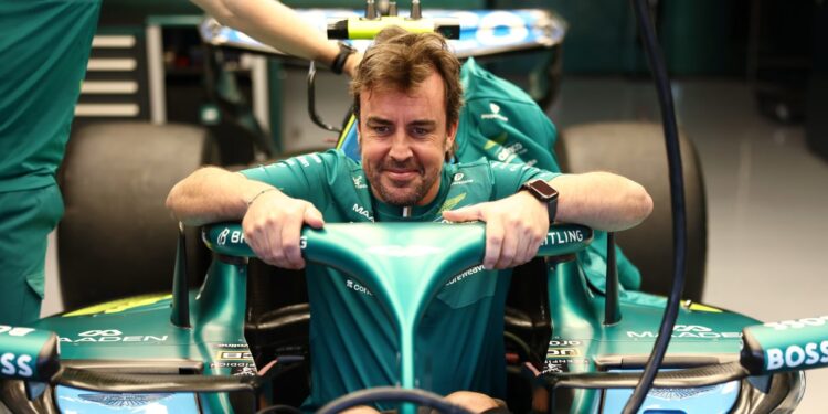 Alonso: “Quero ganhar um título com a Aston Martin, estando ou não a conduzir”