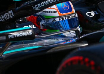 Kimi Antonelli regista o melhor tempo na sessão inaugural na Áustria