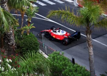 Leclerc: “Já são dois fins de semana em que estou a enfrentar problemas com os travões”